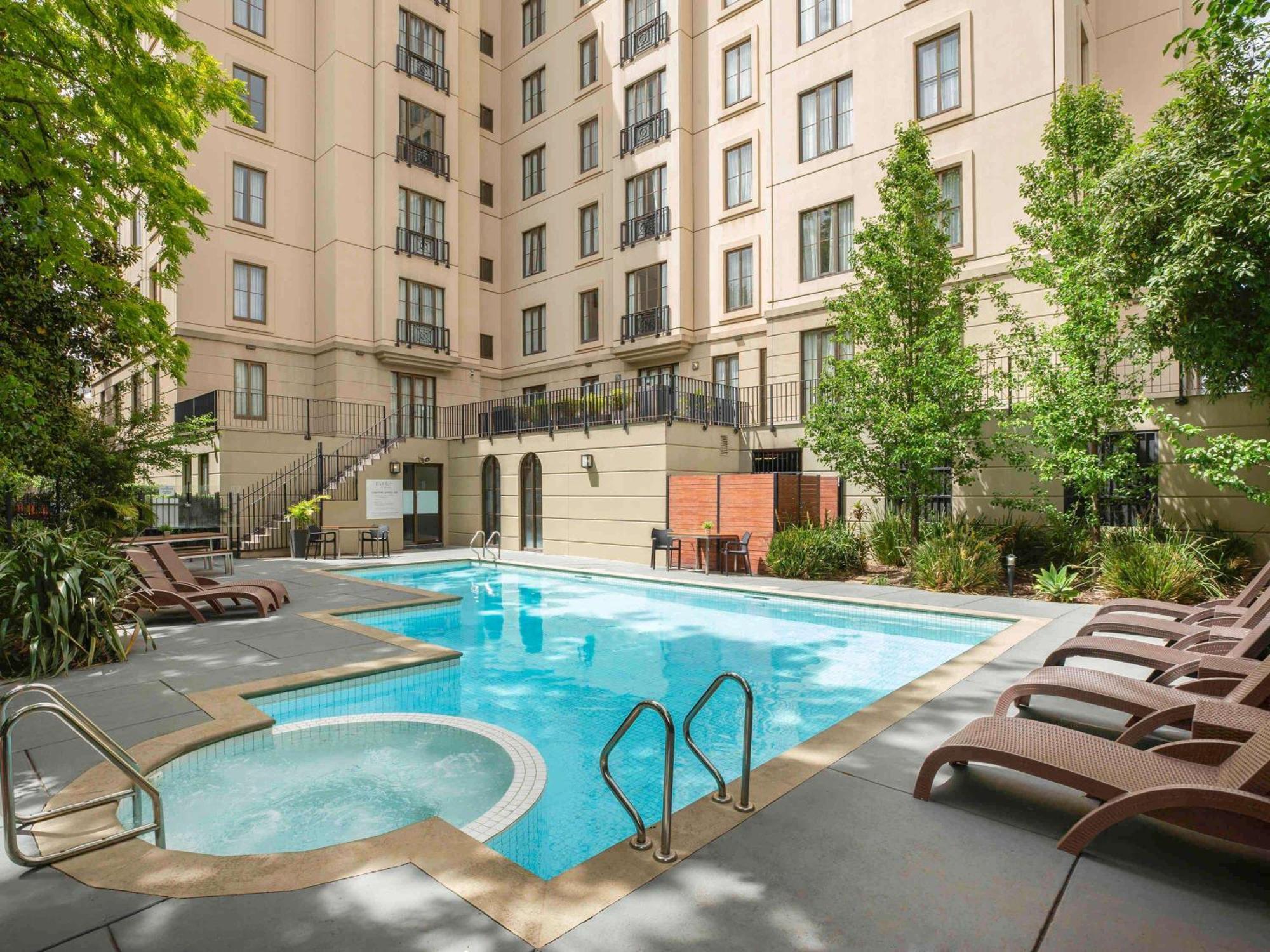 Mantra On Jolimont Melbourne Aparthotel Ngoại thất bức ảnh