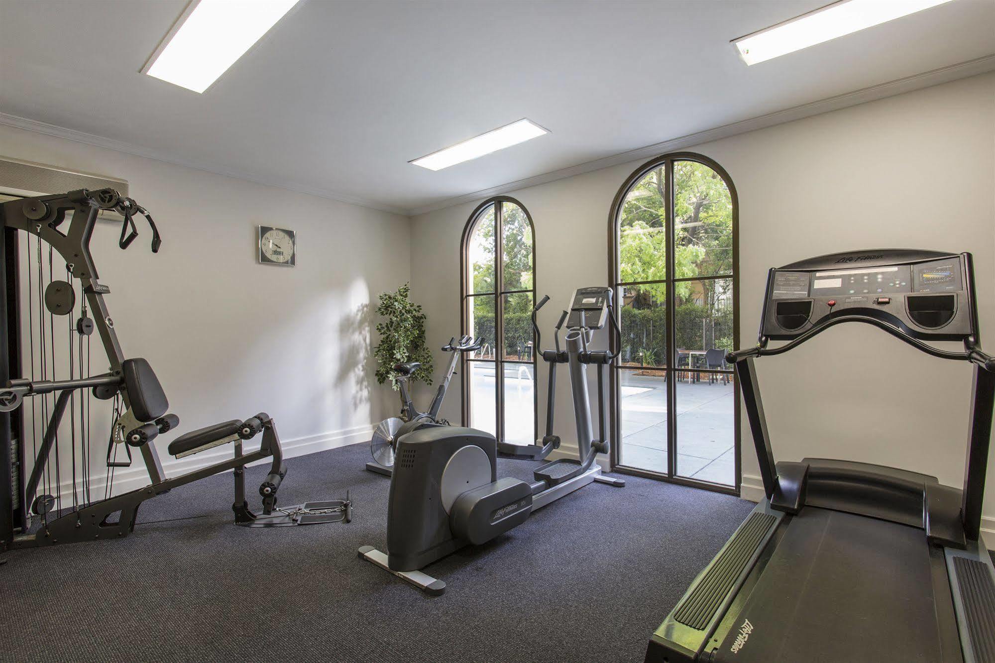 Mantra On Jolimont Melbourne Aparthotel Ngoại thất bức ảnh