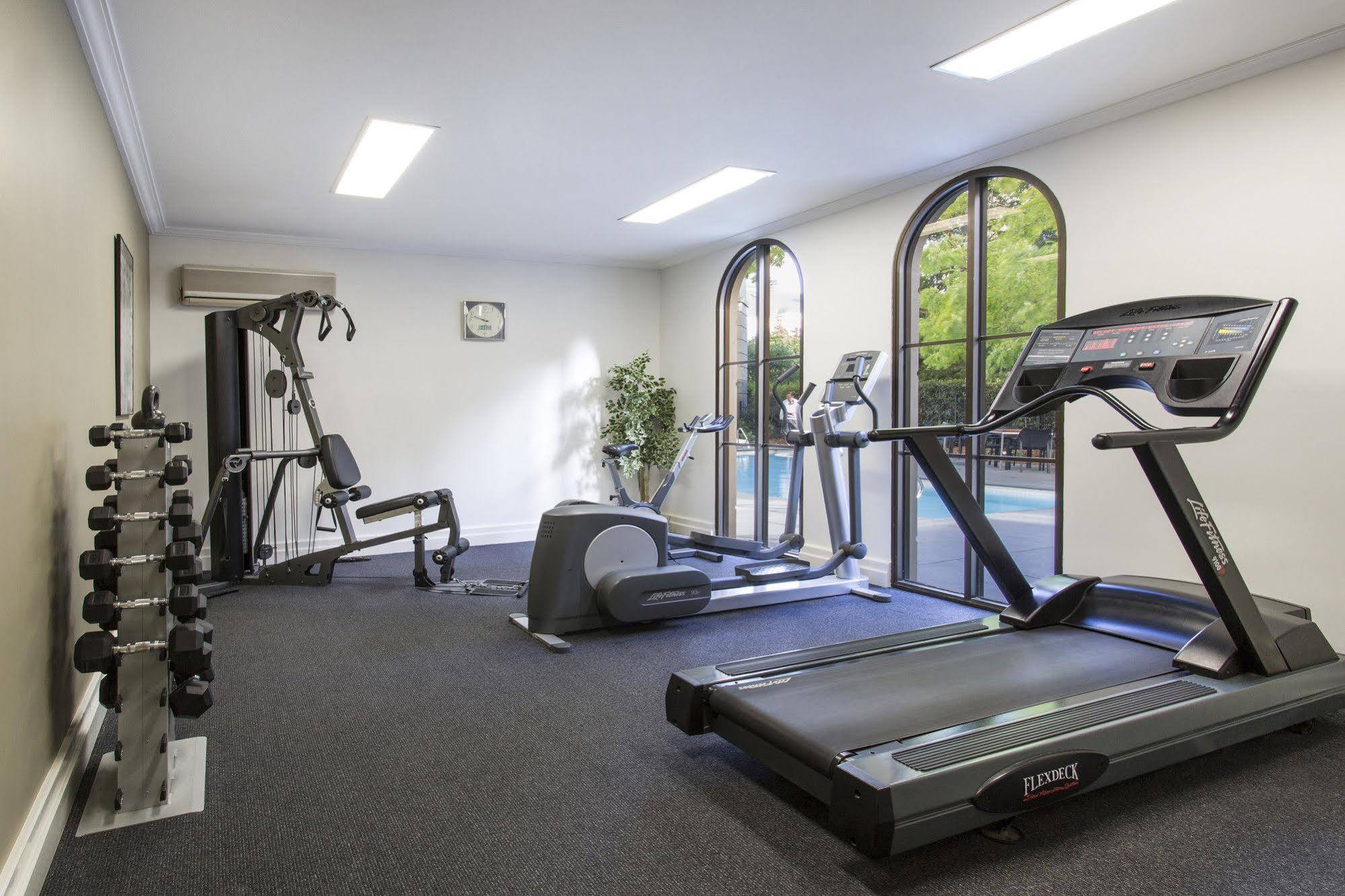Mantra On Jolimont Melbourne Aparthotel Ngoại thất bức ảnh